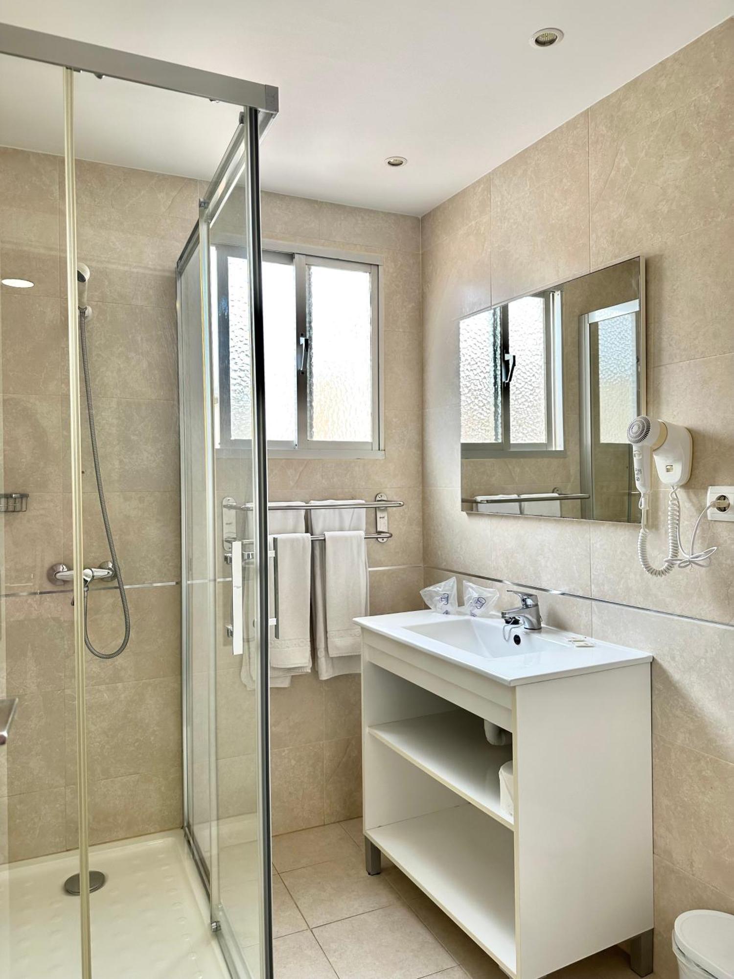 Hotel Victoria Centro Almuñécar Dış mekan fotoğraf